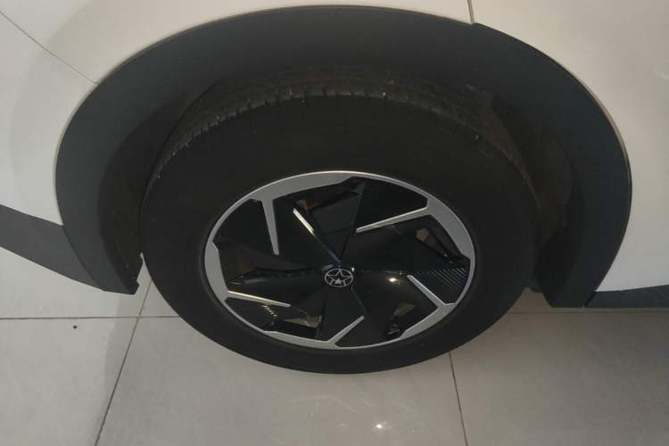 Used Venucia VX6 2023 520 Max Right Rear Wheel Hub