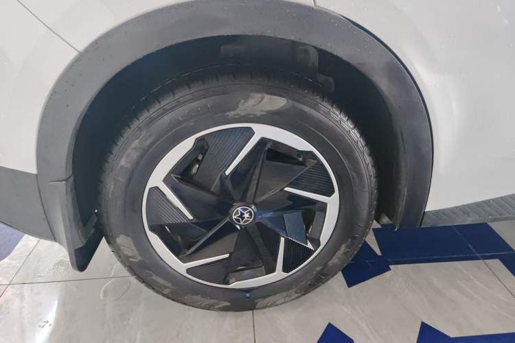 Used Venucia VX6 2023 520 Air Right Rear Wheel Hub