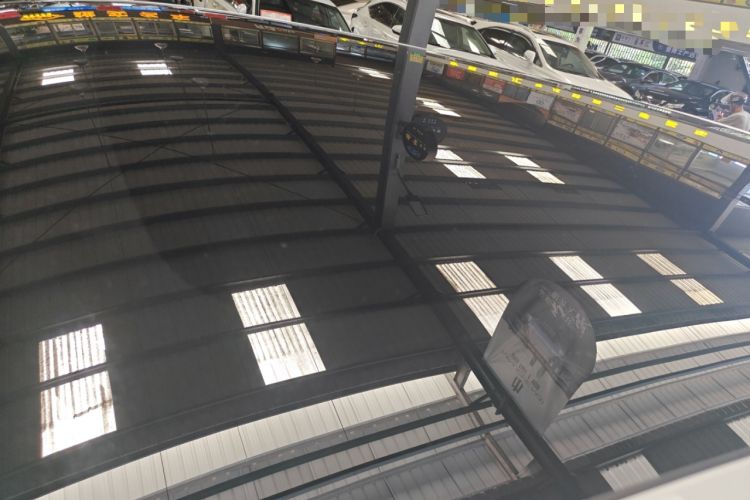 Used Venucia VX6 2023 520 Max Roof