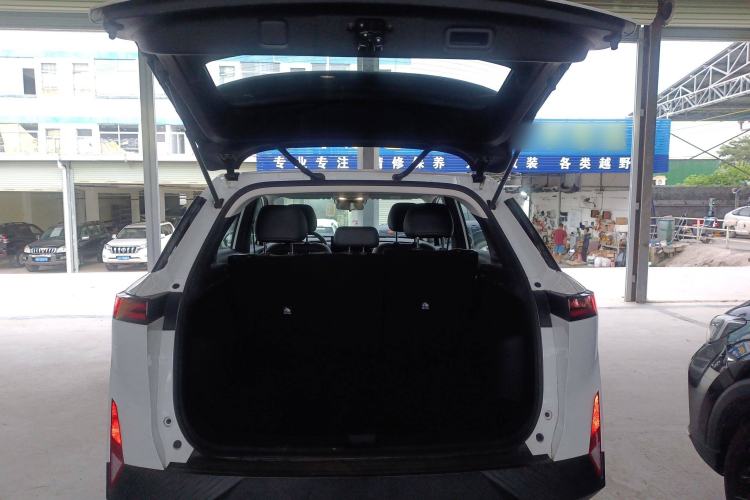 Used Venucia VX6 2023 520 Pro Trunk