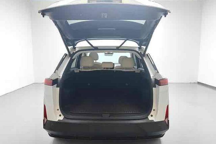 Used Venucia VX6 2023 520 Max Trunk