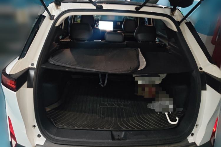 Used Venucia VX6 2023 520 Pro Trunk