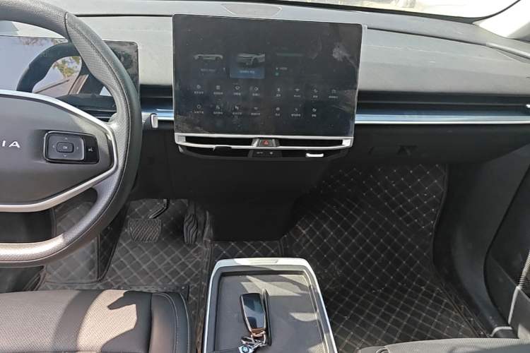 Used Venucia VX6 2024 520 Travel Edition Audio And AC Panel