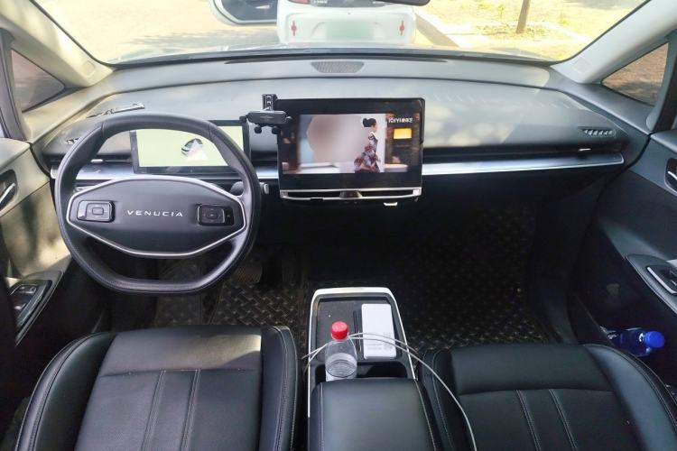 Used Venucia VX6 2024 520 Travel Edition Center Console