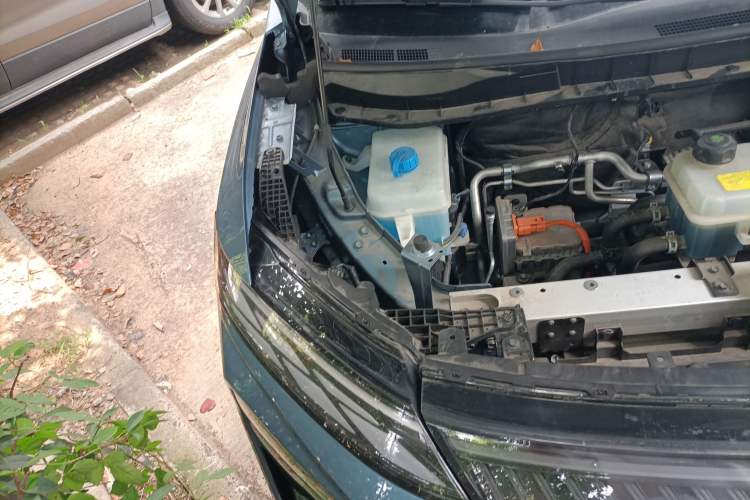 Used Venucia VX6 2024 520 Travel Edition Engine Bay Right