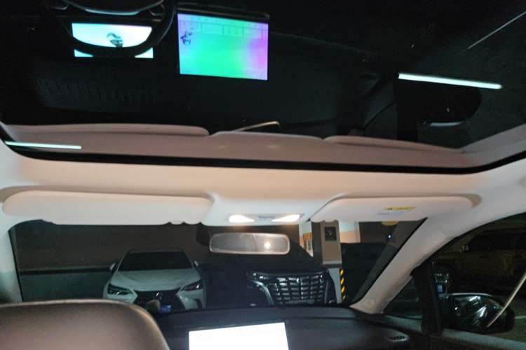 Used Venucia VX6 2024 450 Travel Edition Headliner
