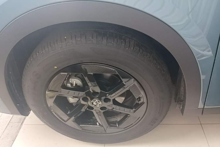 Used Venucia VX6 2024 520 Travel Edition Left Front Wheel Hub