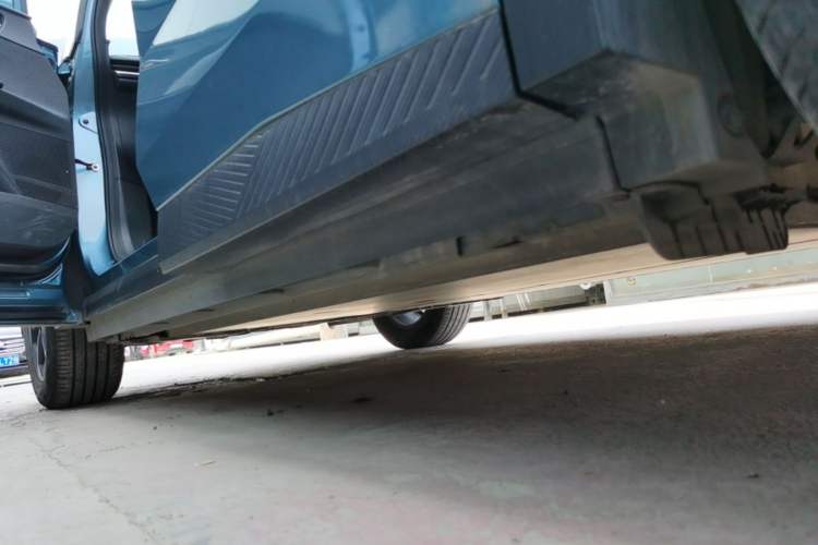 Used Venucia VX6 2024 520 Executive Edition Pro Left Side Sill