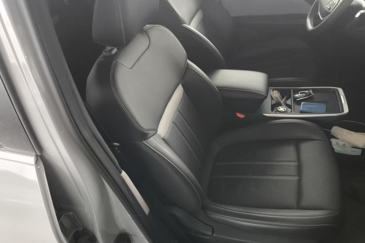 Used Venucia VX6 2024 450 Travel Edition Right Front Seat