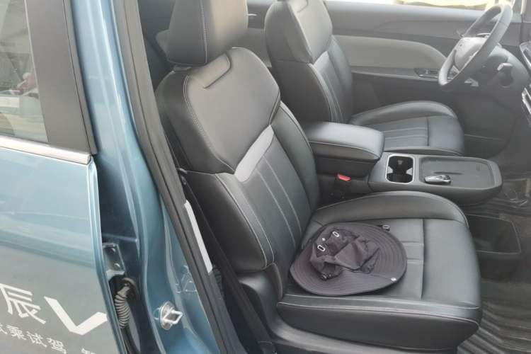 Used Venucia VX6 2024 520 Executive Edition Pro Right Front Seat