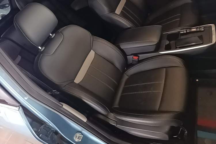 Used Venucia VX6 2024 520 Travel Edition Right Front Seat