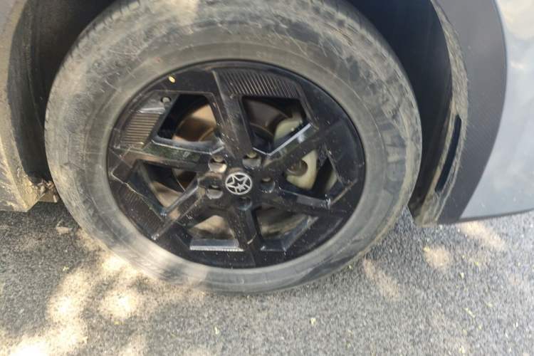 Used Venucia VX6 2024 520 Travel Edition Right Front Wheel Hub