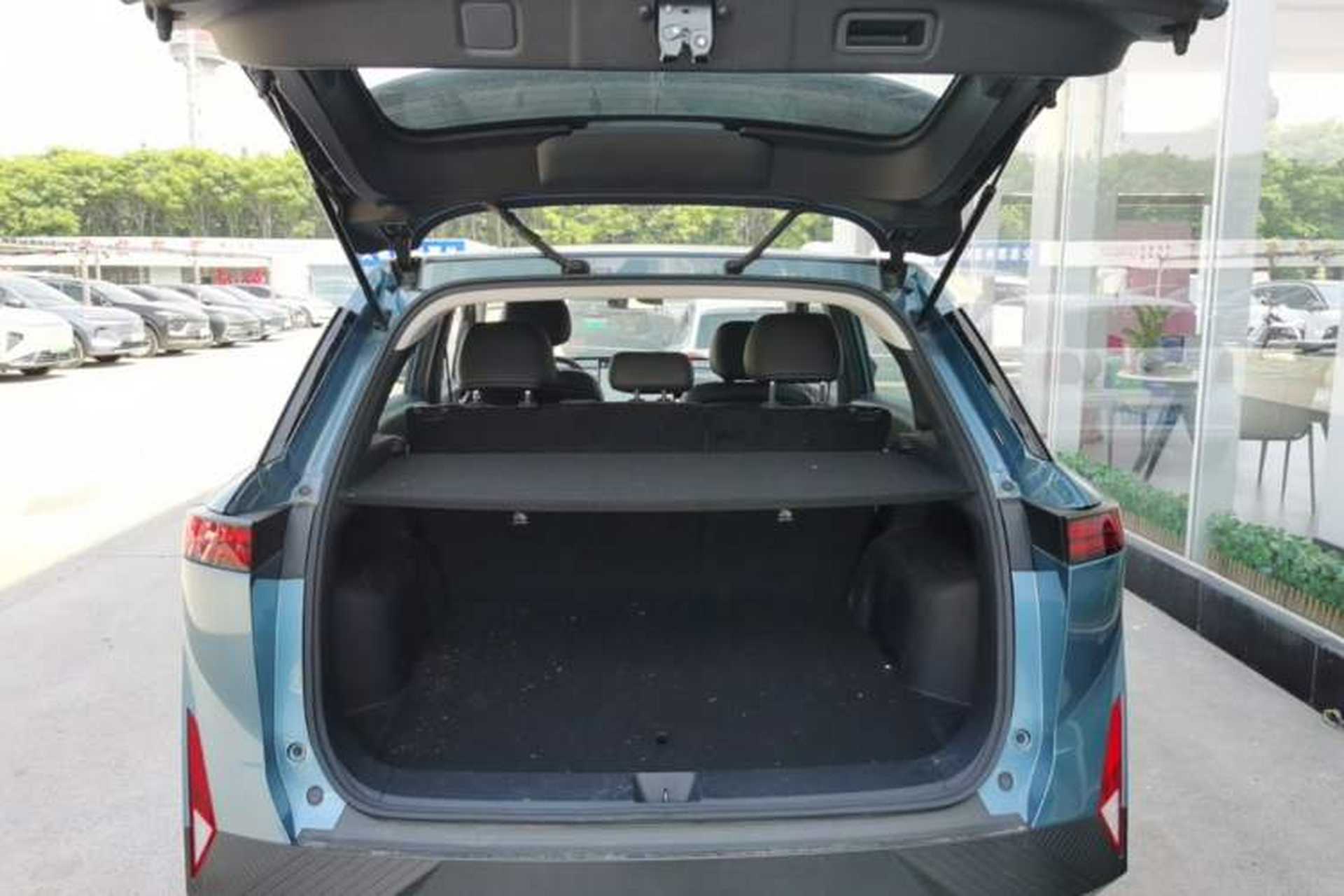 Used Venucia VX6 2024 520 Executive Edition Pro Trunk