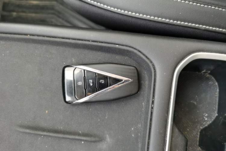 Used Venucia VX6 2024 520 Executive Edition Pro Vehicle Key