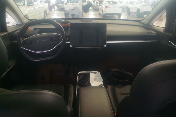Used Venucia VX6 2024 450 Travel Edition Center Console