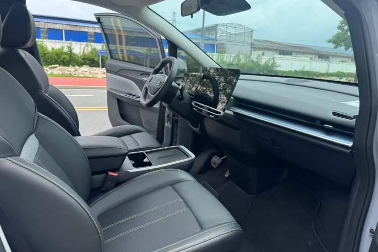 Used Venucia VX6 2024 520 Travel Edition Interior 8