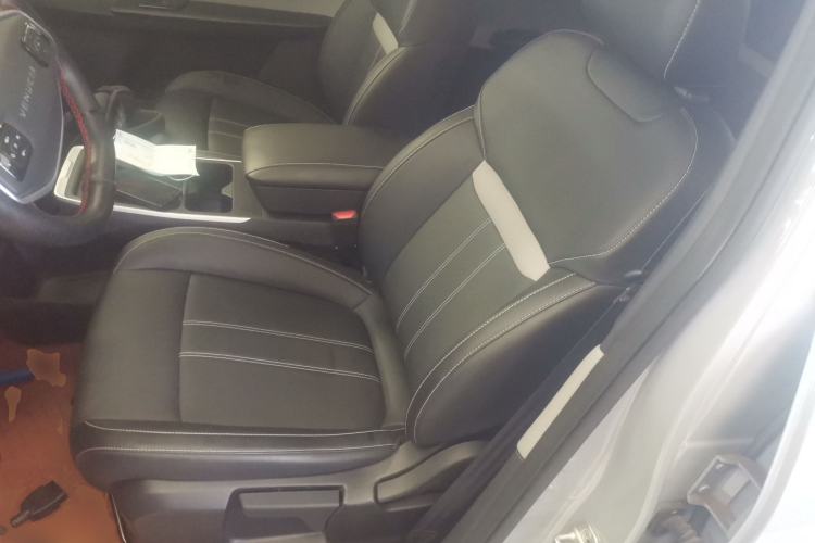 Used Venucia VX6 2024 450 Travel Edition Left Front Seat