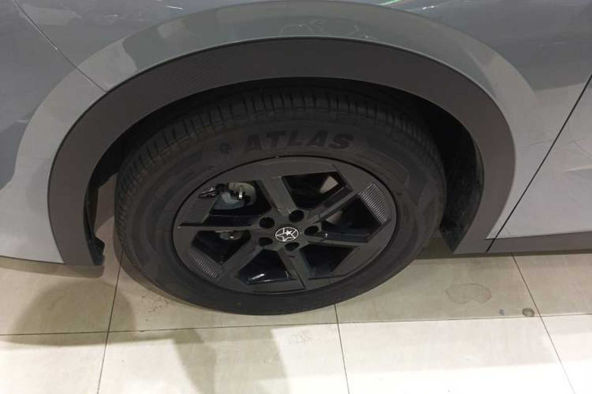 Used Venucia VX6 2024 520 Travel Edition Left Front Wheel Hub