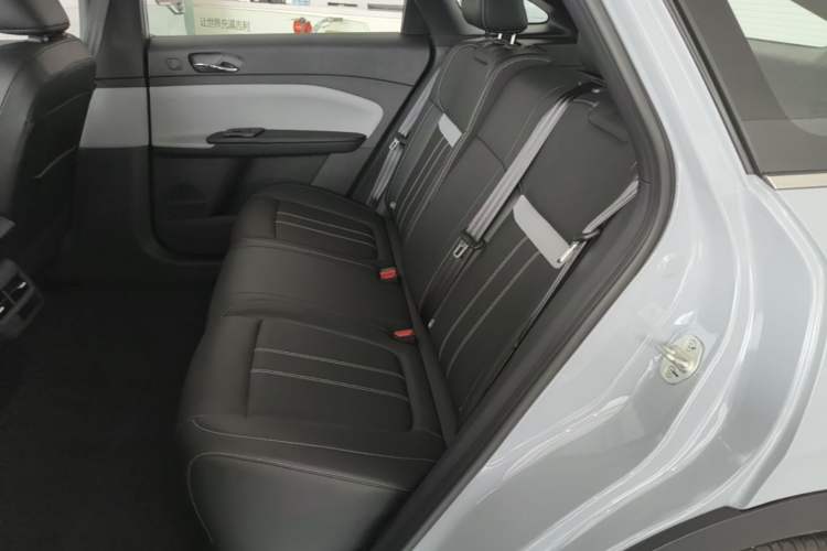 Used Venucia VX6 2024 450 Executive Edition Left Rear Seat