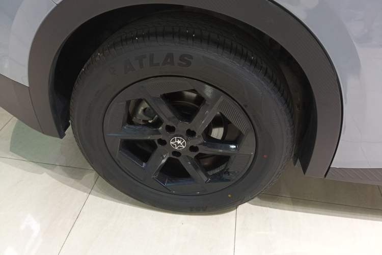 Used Venucia VX6 2024 520 Travel Edition Right Rear Wheel Hub