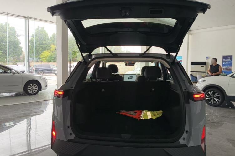 Used Venucia VX6 2024 450 Executive Edition Trunk