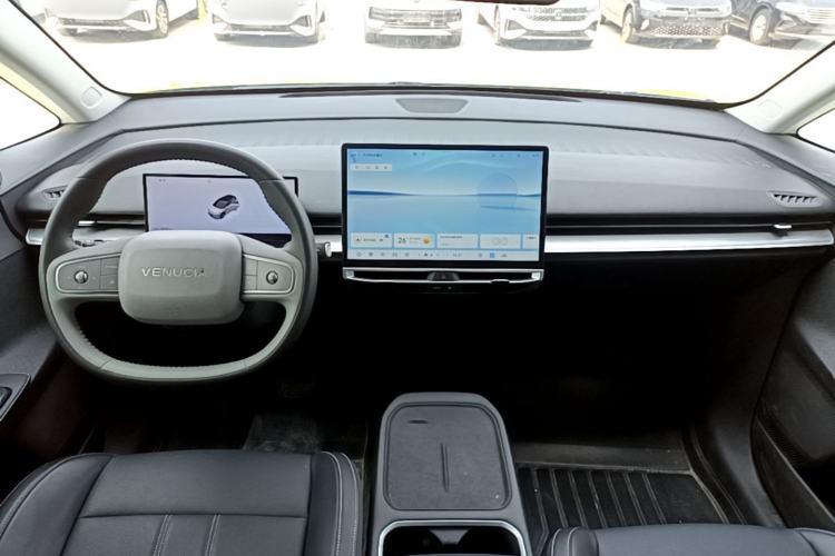 Used Venucia VX6 2024 520 Executive Edition Pro Center Console