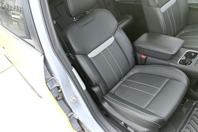 Used Venucia VX6 2024 520 Executive Edition Pro Right Front Seat