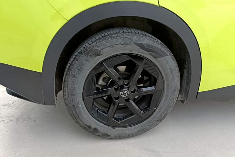 Used Venucia VX6 2024 520 Executive Edition Pro Right Rear Wheel Hub