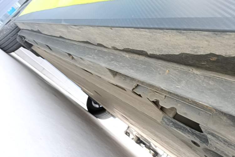 Used Venucia VX6 2024 520 Executive Edition Pro Right Side Sill