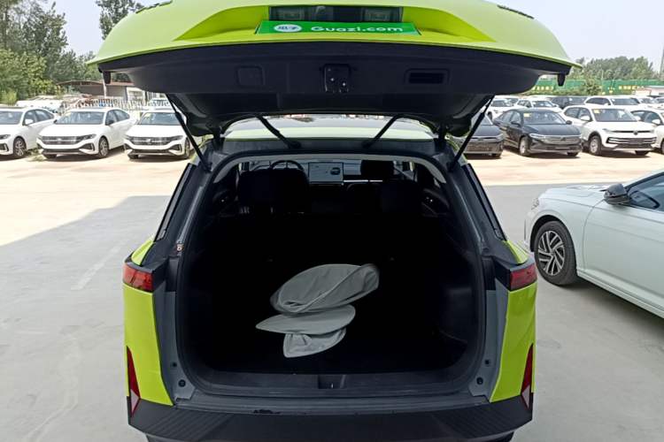 Used Venucia VX6 2024 520 Executive Edition Pro Trunk