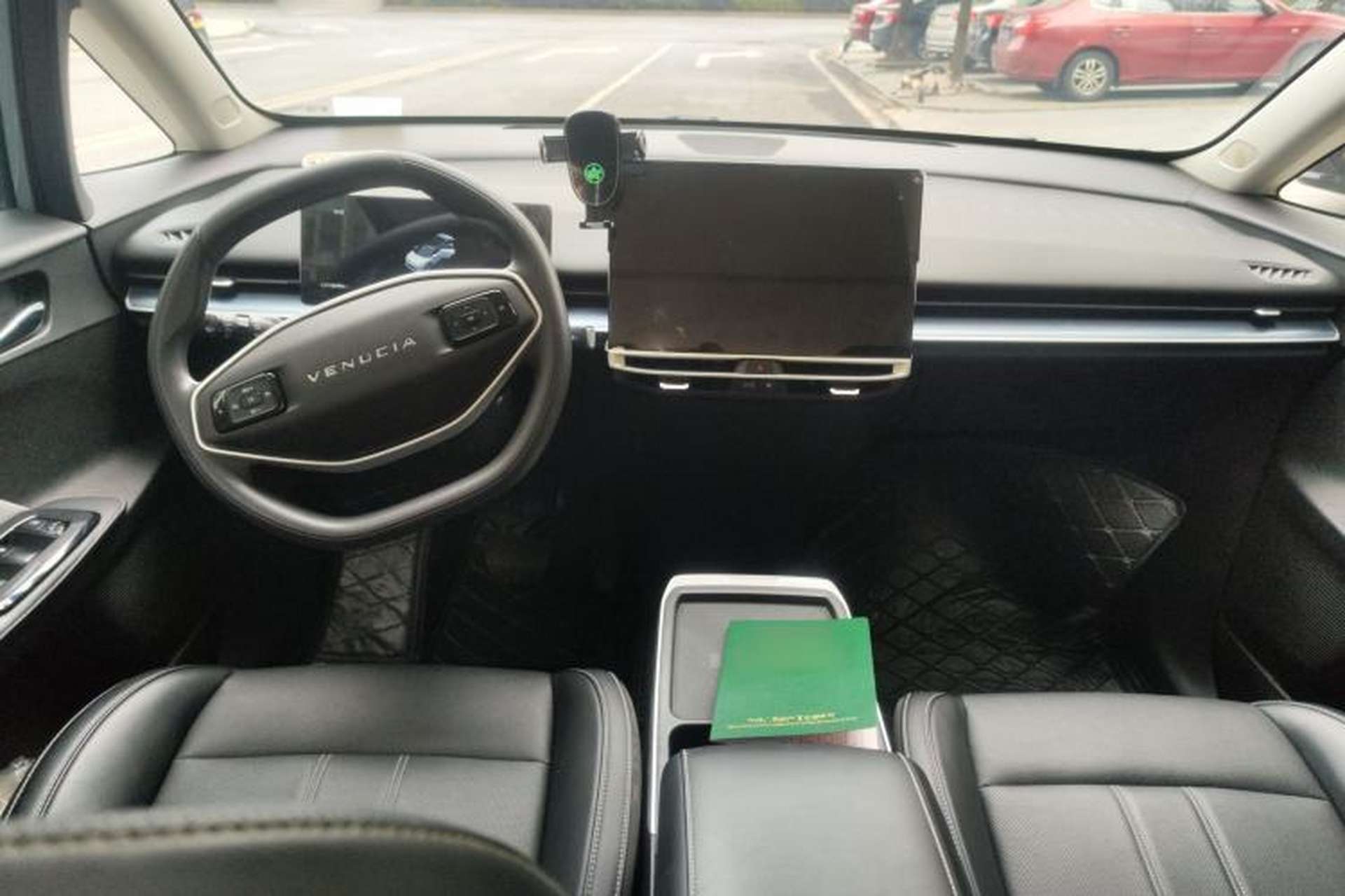 Used Venucia VX6 2024 520 Travel Edition Center Console