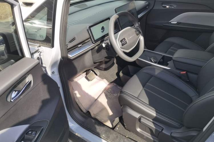 Used Venucia VX6 2024 450 Travel Edition Driver Seat
