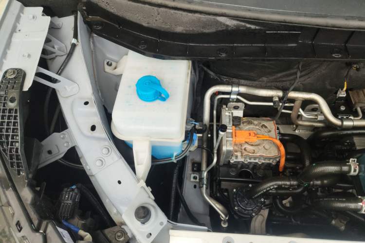 Used Venucia VX6 2024 520 Travel Edition Engine Bay Right