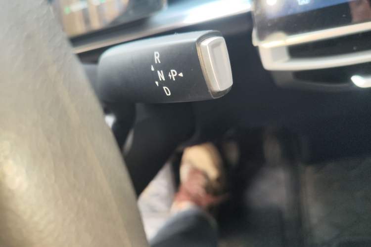 Used Venucia VX6 2024 520 Travel Edition Gear Lever