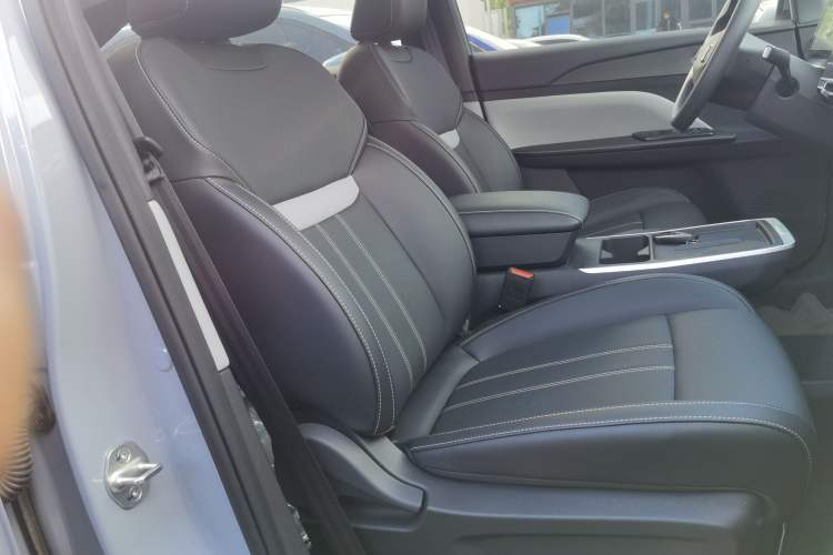 Used Venucia VX6 2024 450 Travel Edition Right Front Seat