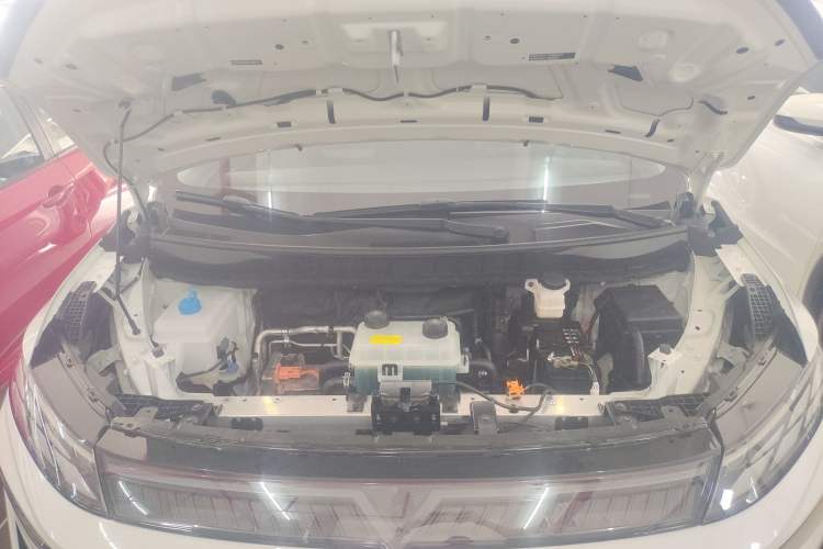 Used Venucia VX6 2024 520 Travel Edition Engine Bay