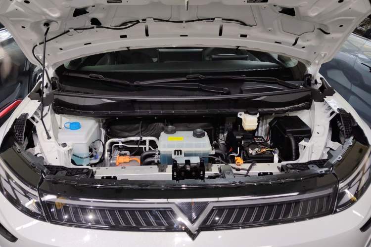 Used Venucia VX6 2024 450 Travel Edition Engine Bay