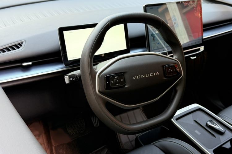 Used Venucia VX6 2024 450 Travel Edition Interior 2