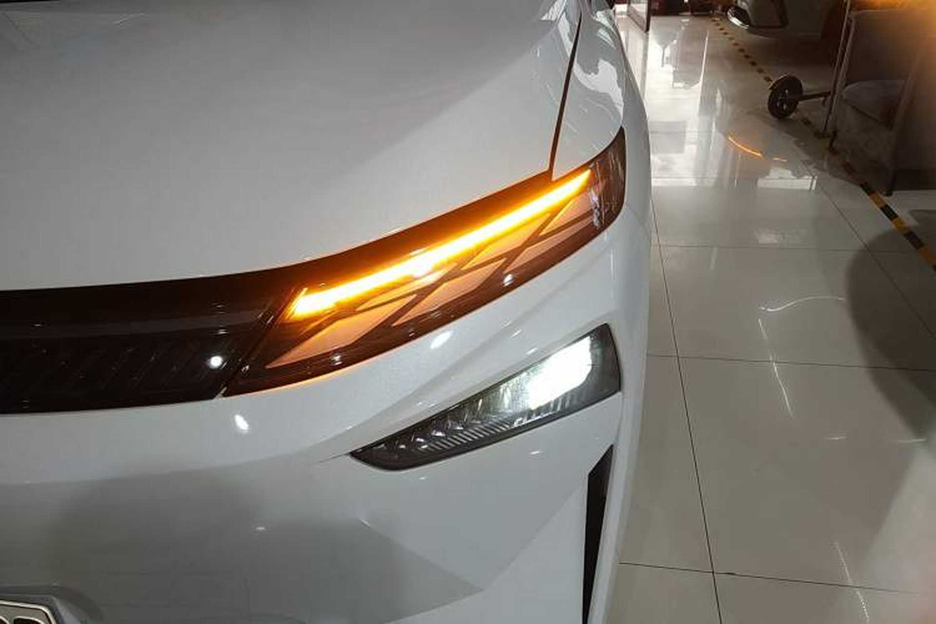Used Venucia VX6 2024 520 Travel Edition Left Front Headlight