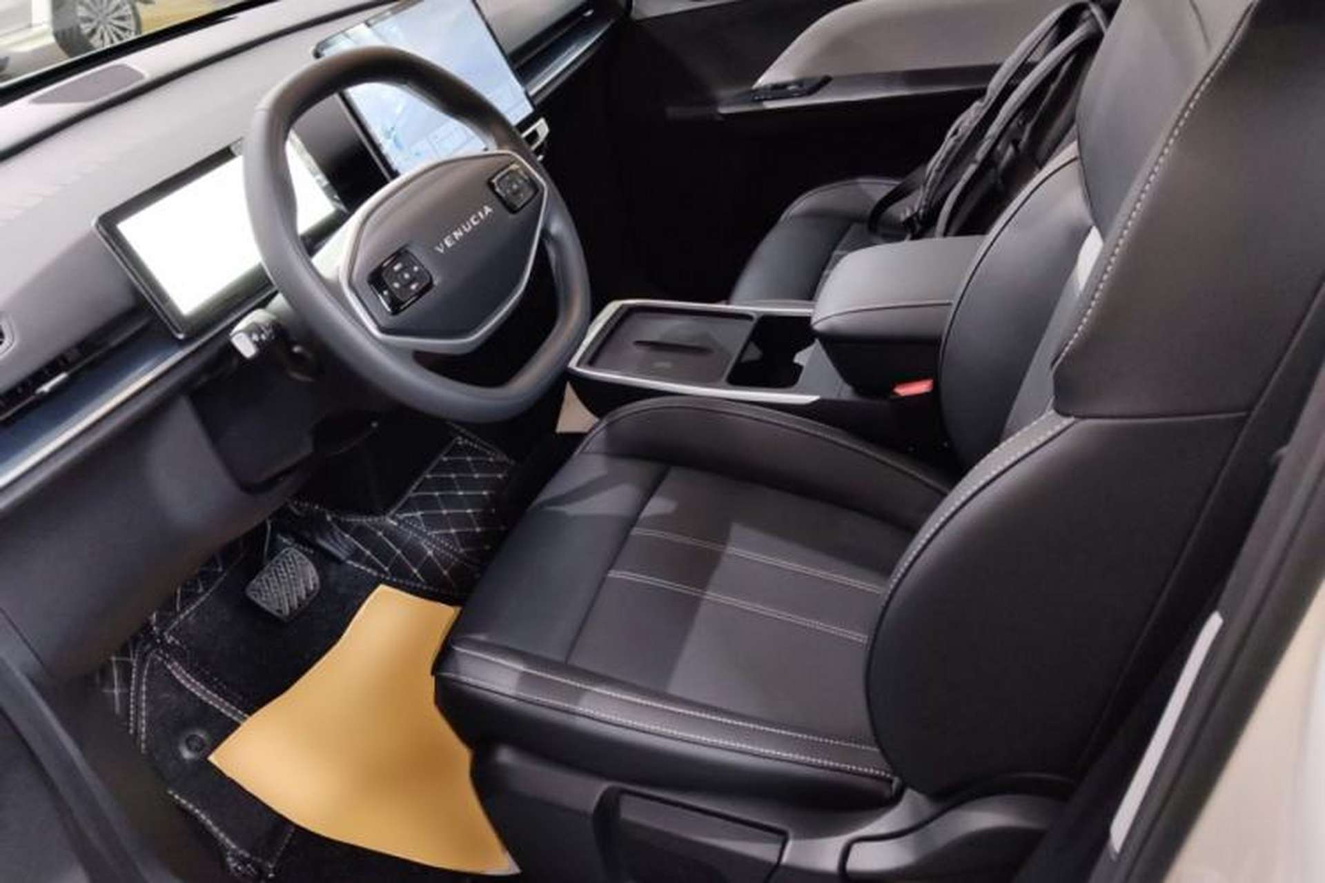 Used Venucia VX6 2024 450 Travel Edition Left Front Seat