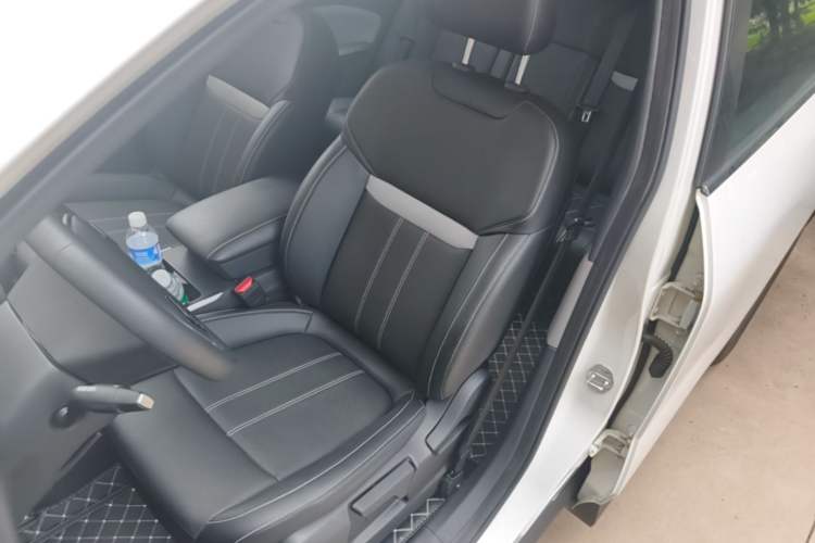 Used Venucia VX6 2024 450 Travel Edition Left Front Seat