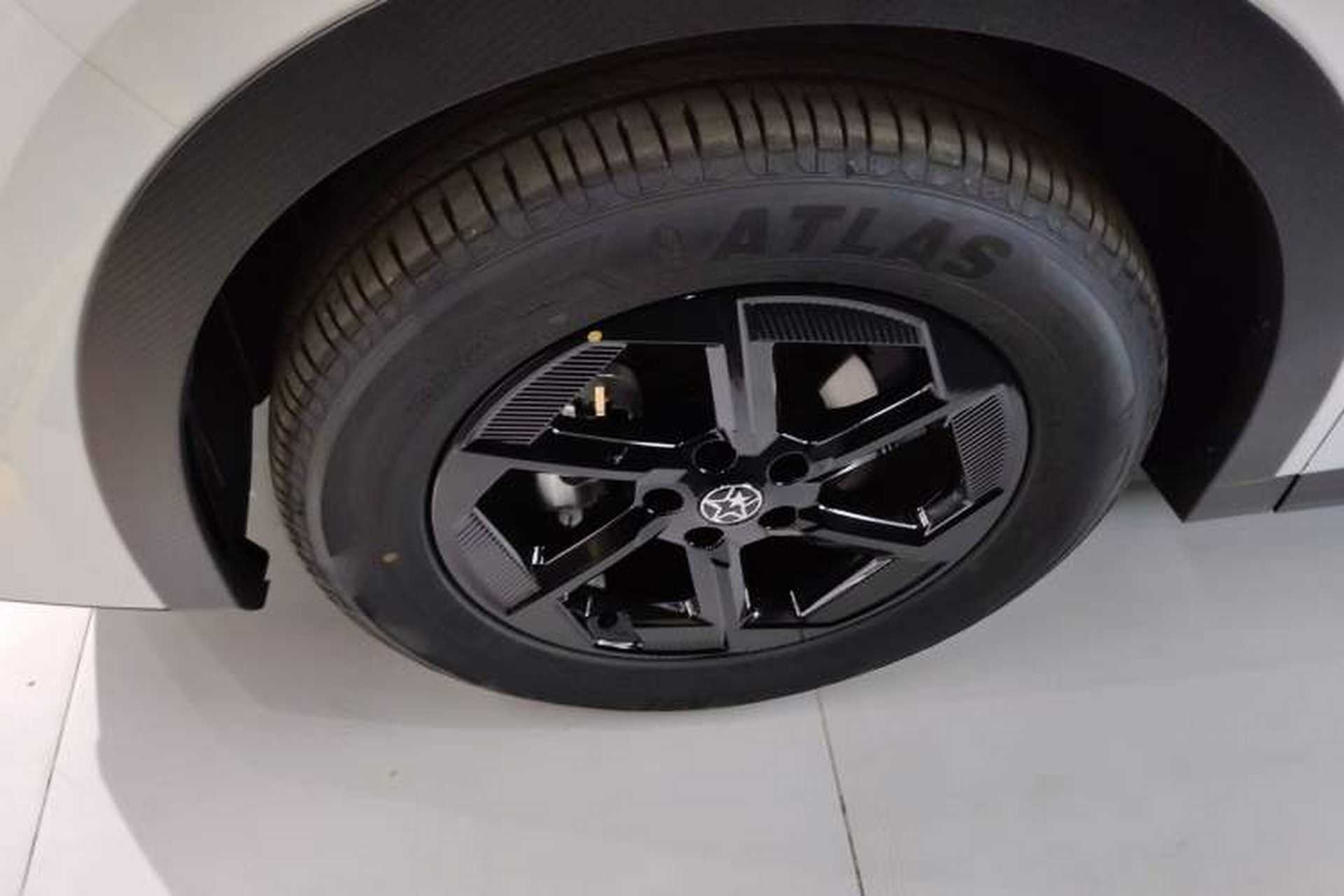 Used Venucia VX6 2024 450 Travel Edition Left Front Wheel Hub