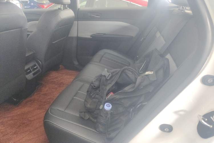 Used Venucia VX6 2024 520 Travel Edition Left Rear Seat