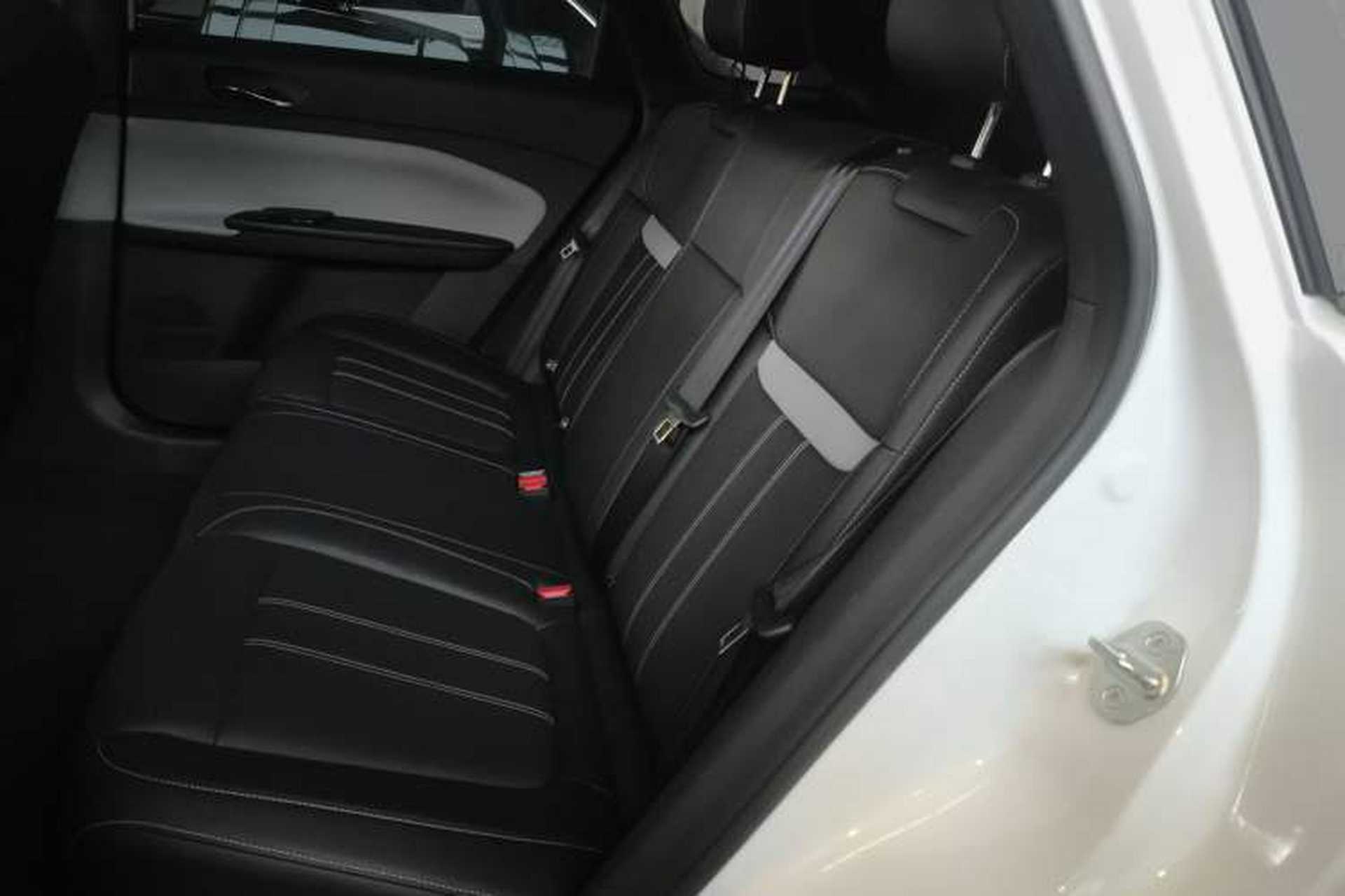 Used Venucia VX6 2024 450 Travel Edition Left Rear Seat