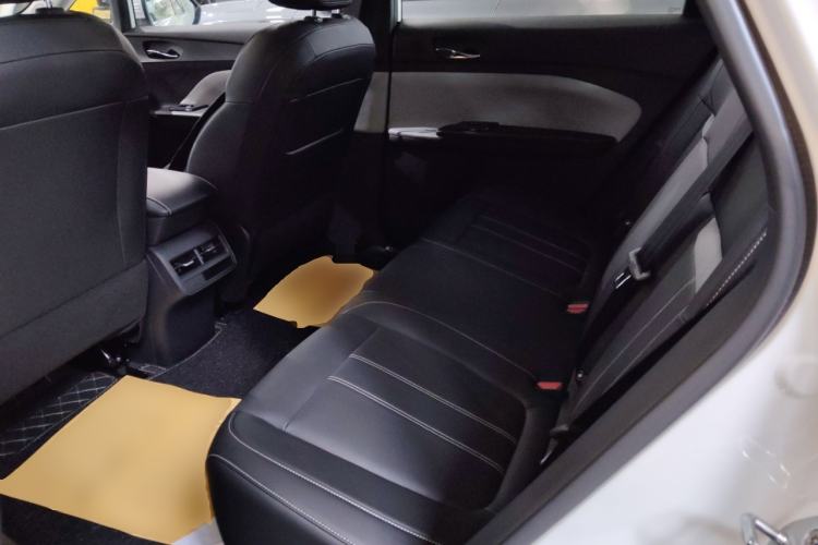 Used Venucia VX6 2024 450 Travel Edition Left Rear Seat
