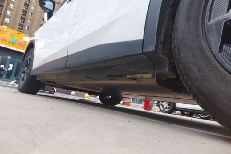 Used Venucia VX6 2024 450 Travel Edition Left Side Sill