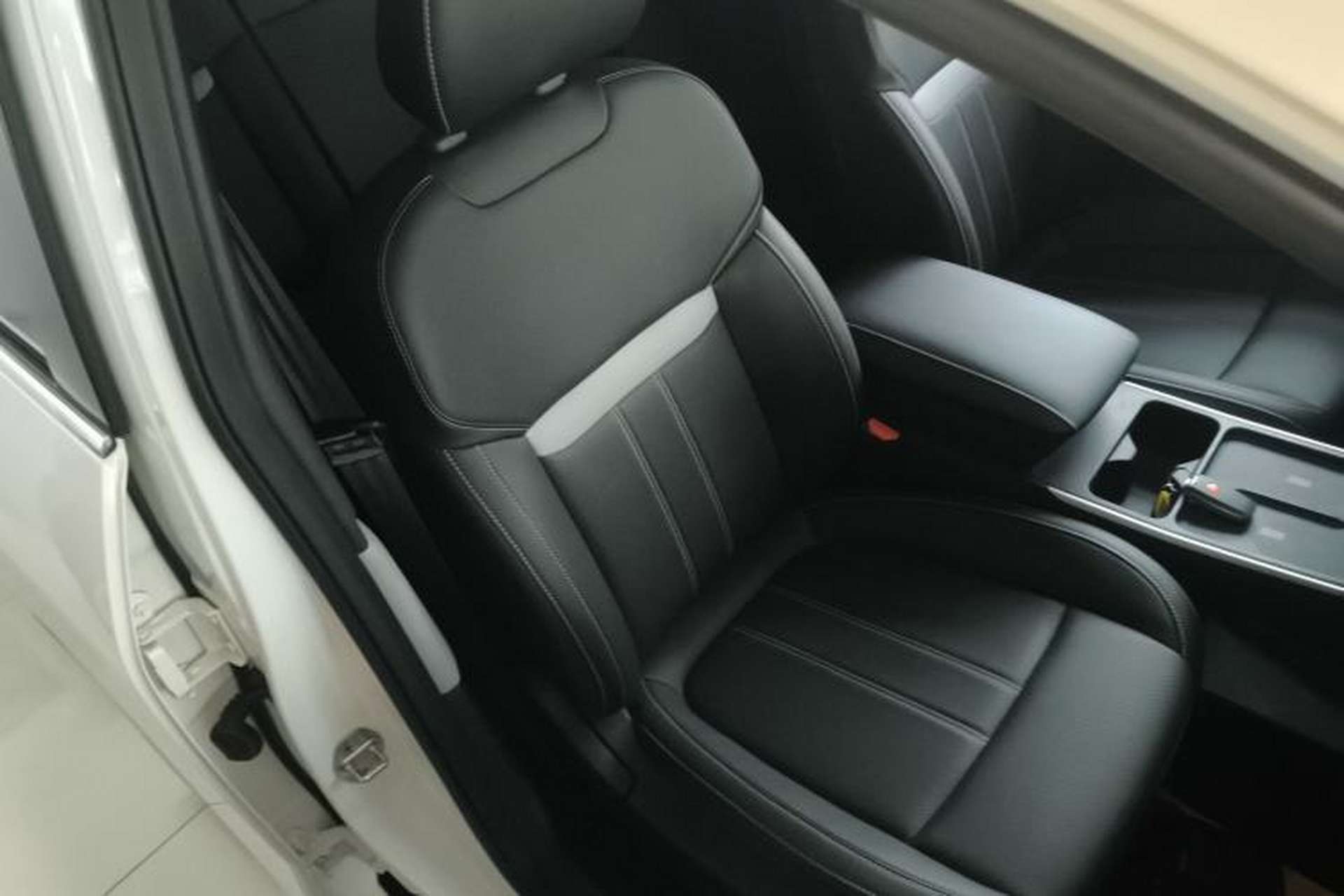 Used Venucia VX6 2024 450 Travel Edition Right Front Seat