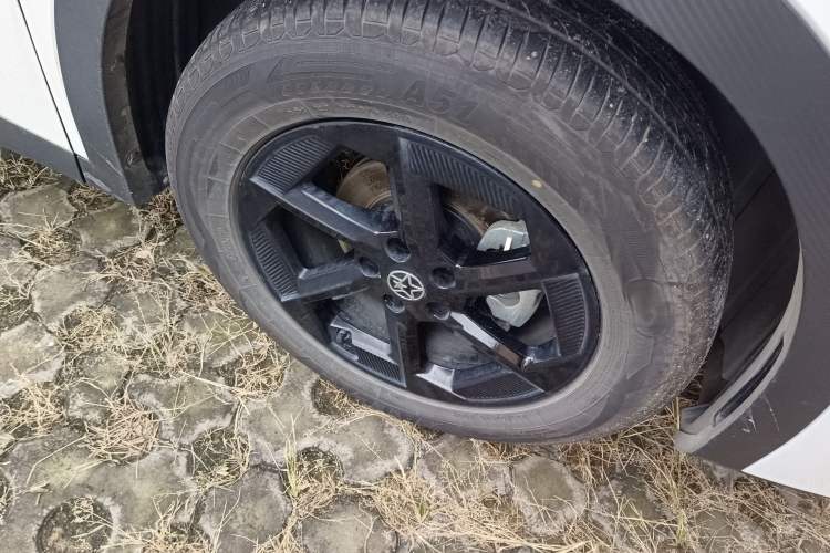 Used Venucia VX6 2024 520 Travel Edition Right Front Wheel Hub