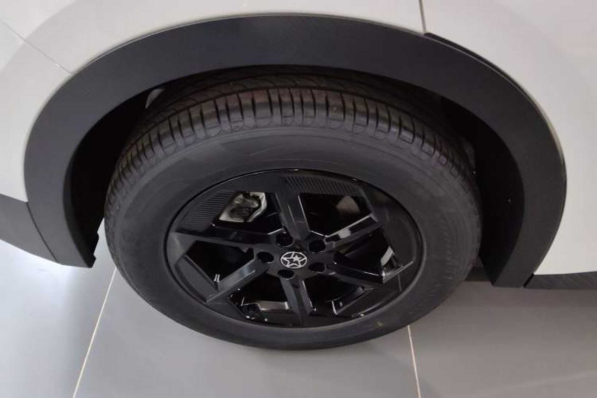 Used Venucia VX6 2024 450 Travel Edition Right Rear Wheel Hub