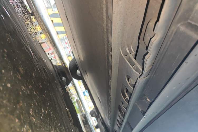 Used Venucia VX6 2025 Large Flat-Layout 520 Pro Chassis Rear Right